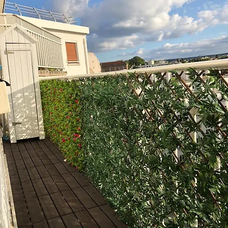 Marquis Tour Eiffel Paris Porte De Versailles Bed & Breakfast Issy-les-Moulineaux